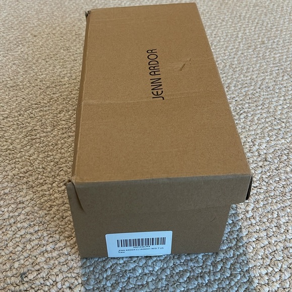 BRAND NEW Jenn Ardor Sneakers.  Size 7, high tops in khaki, flats in red size 7 - Picture 7 of 7